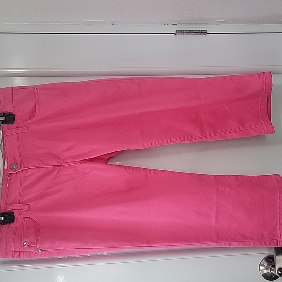 Celebridad Pink Fuchsia Rose Womens Capri Jeans. Size 15. Measures in Descriptio - Picture 12 of 12